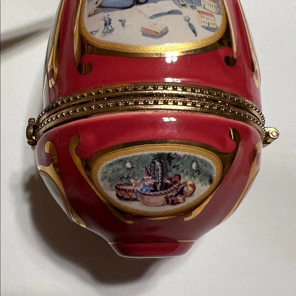 Mr. Christmas Musical Decorative Porcelain Egg Ornament